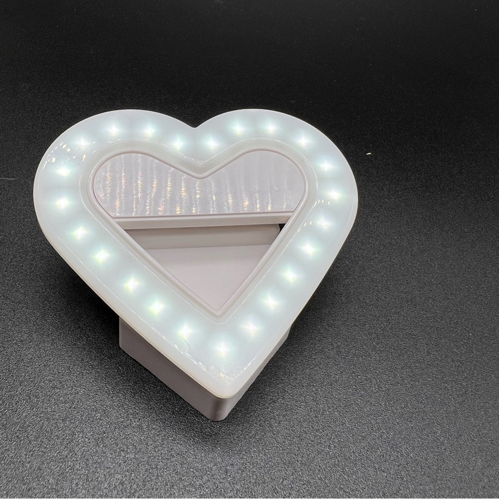 Simply Tech Portable Heart Shape Clip On Selfie LED Light -  Battery Operated